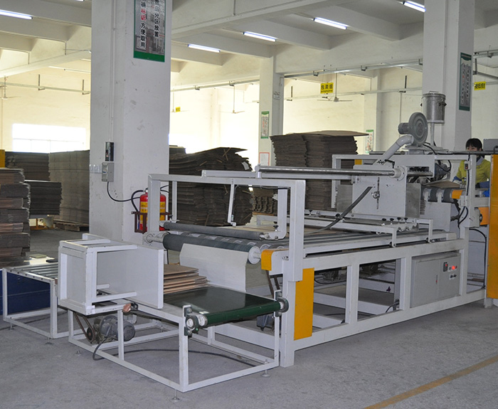 半自動(dòng)粘箱機(jī)